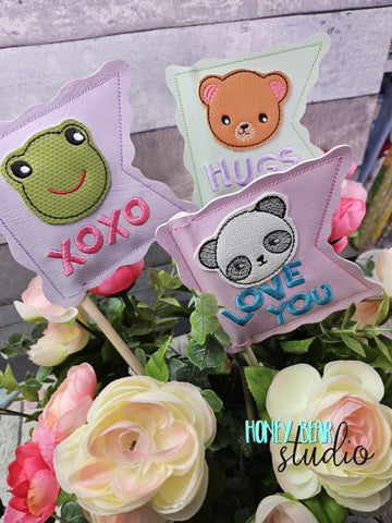 Valentine Animals Flag Pennant STICK plant stakes stick signs applique 4x4 DIGITAL DOWNLOAD embroidery file ITH In the Hoop 0124 04